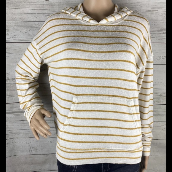 American Eagle Outfitters Sweaters - American Eagle Soft & Sexy Plush Hoodie